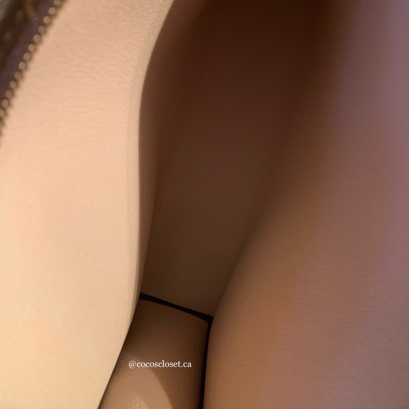 Louis Vuitton Toiletry Pouch 26 - Picture 5 of 5